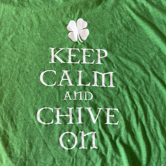 Keep Calm and Chive On Shamrock Tee Large - Picture 2 of 3